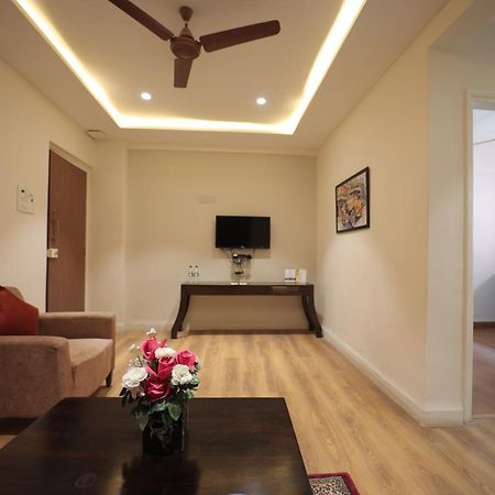 The Byke Studio Pure Veg Apartment, ターネー エクステリア 写真
