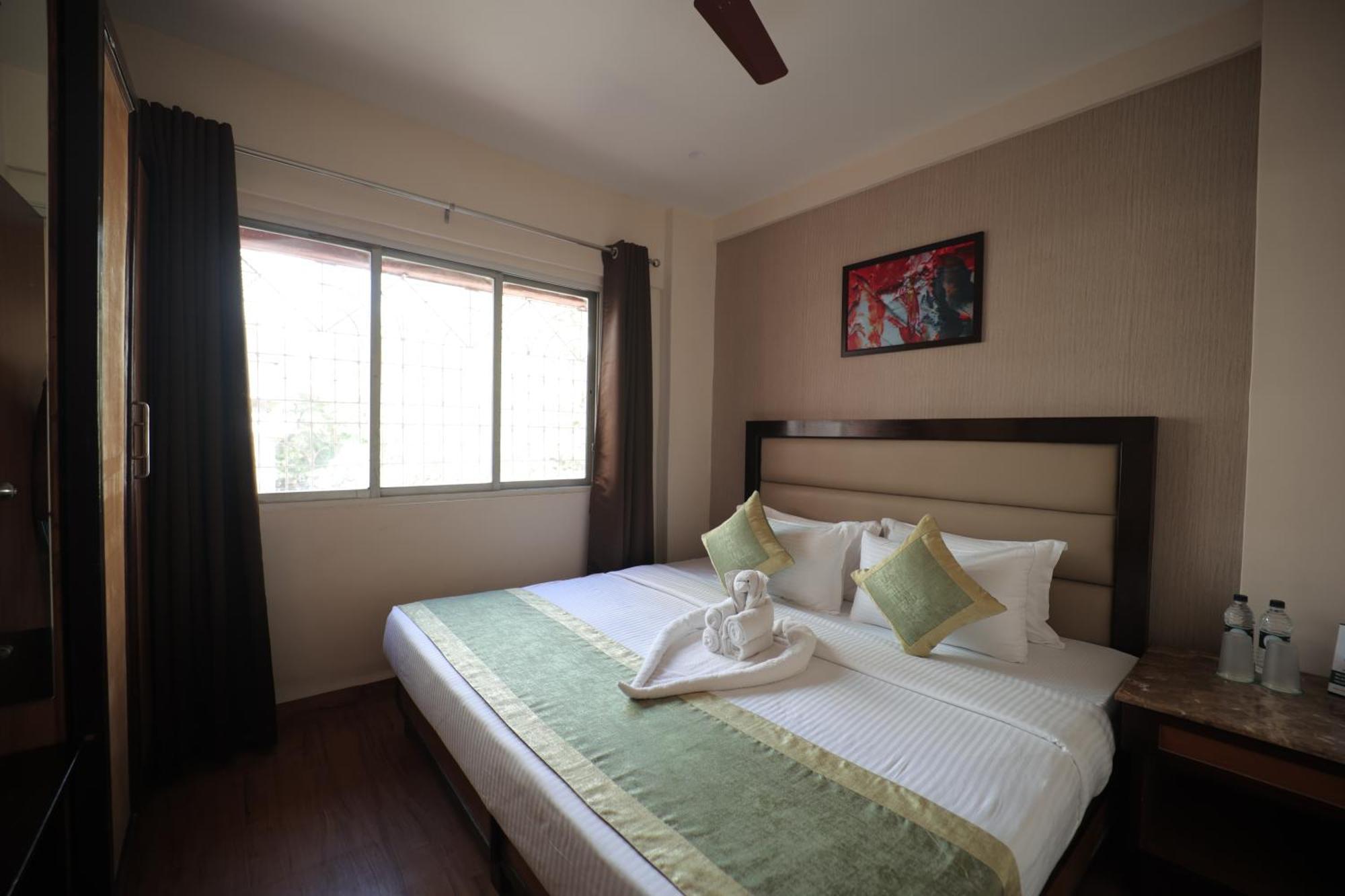 The Byke Studio Pure Veg Apartment, ターネー エクステリア 写真